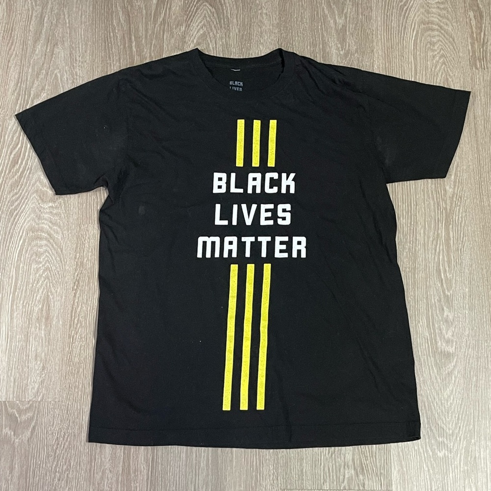 BLM Black Lives Matter T-Shirt Sz. L